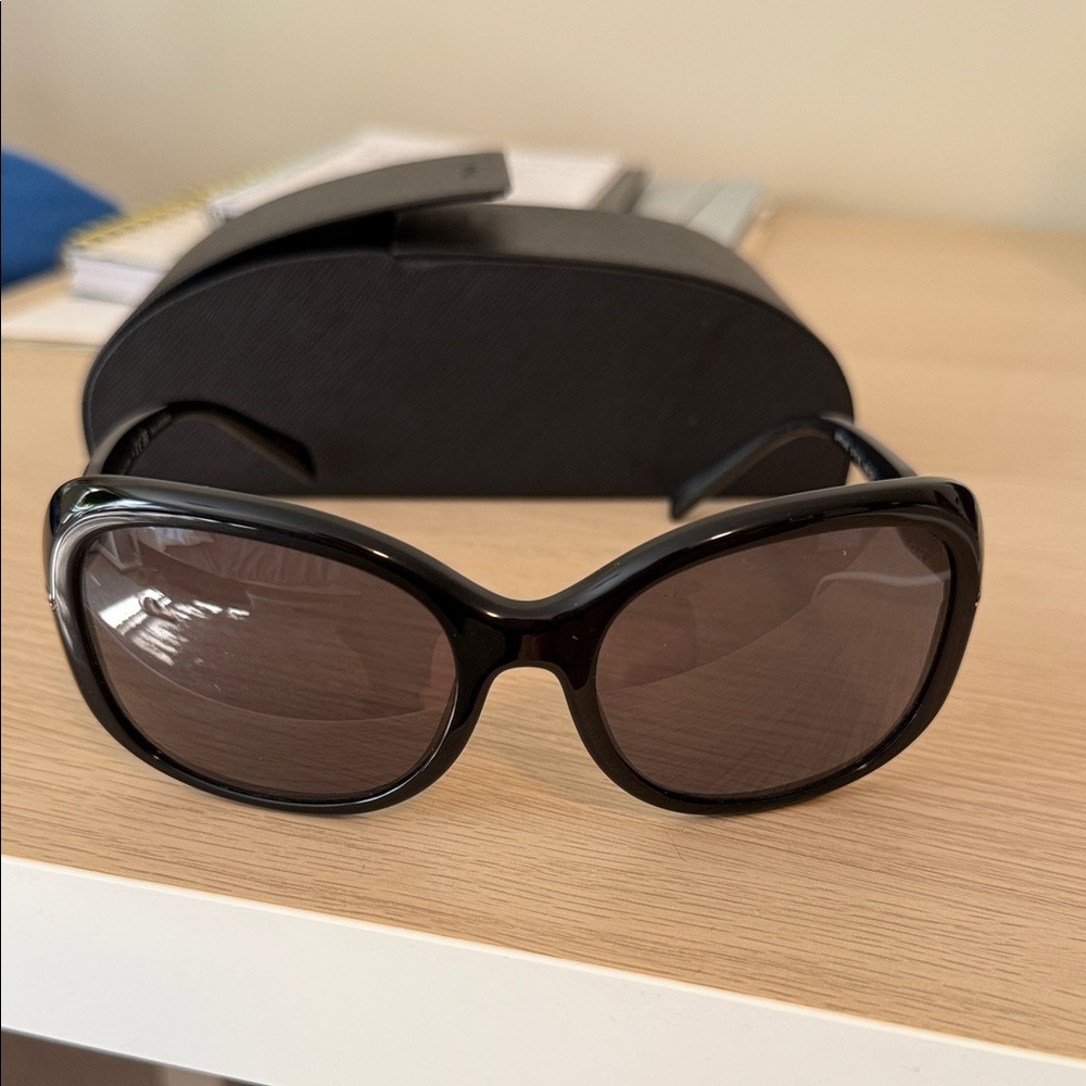 Parada Black Sunglasses